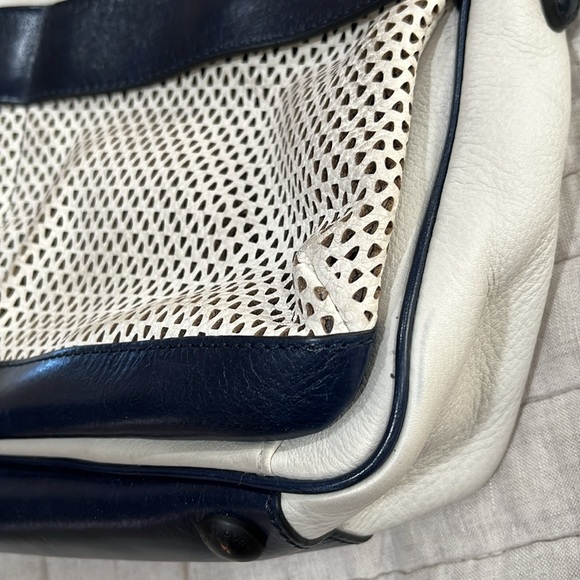 Rag & Bone pilot bag excellent condition cream and navy leather - Picture 15 of 15